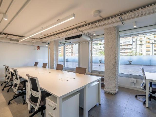 Oficina en alquiler en plaza De Gal·la Placídia, Barcelona, de 75 m² por 11.000
