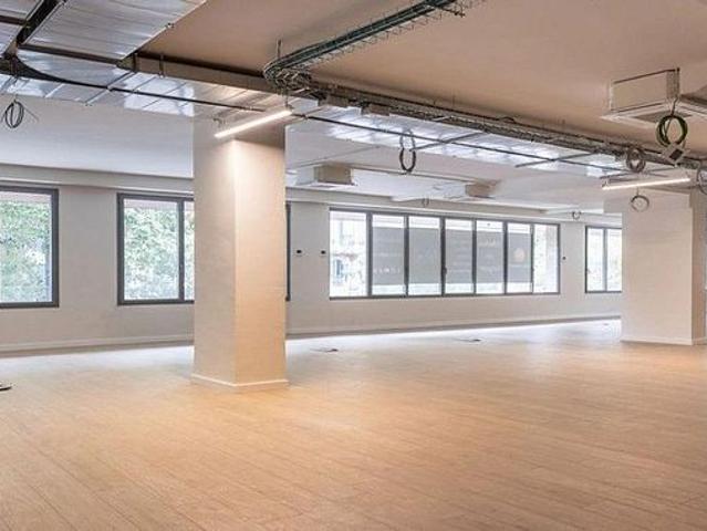 Oficina en alquiler en plaza De Lesseps, Barcelona, de 413 m² por 5.369