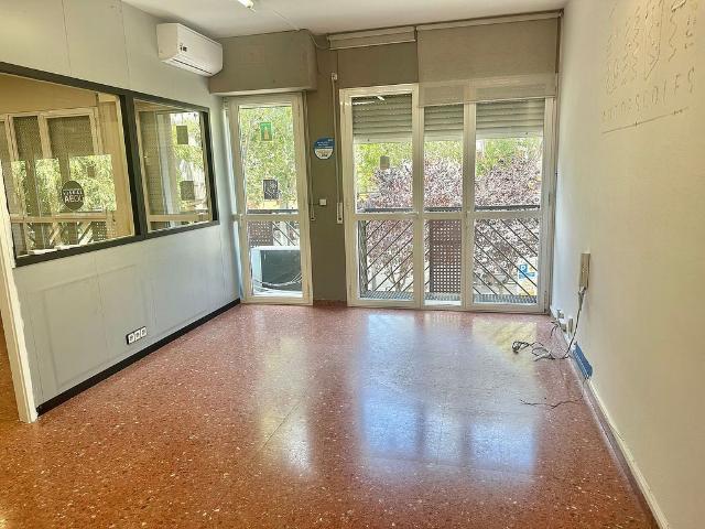 Oficina en alquiler en plaza D'eivissa, Barcelona, de 58 m² por 700