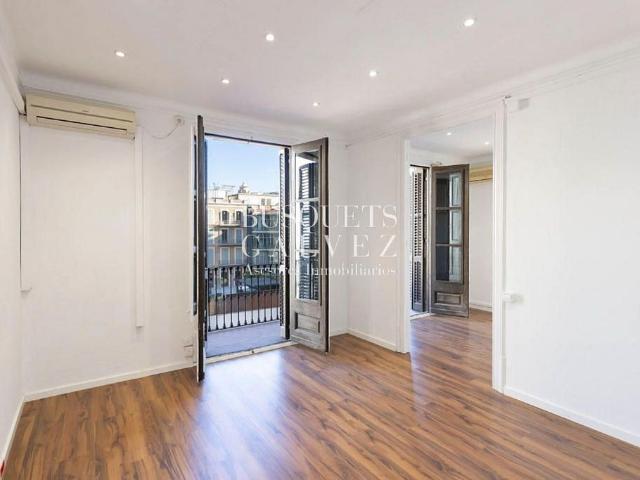 Oficina en alquiler en rambla De Catalunya, Barcelona, de 135 m² por 2.700