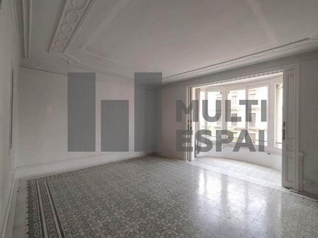 Oficina en alquiler en rambla De Catalunya, Barcelona, de 275 m² por 4.233