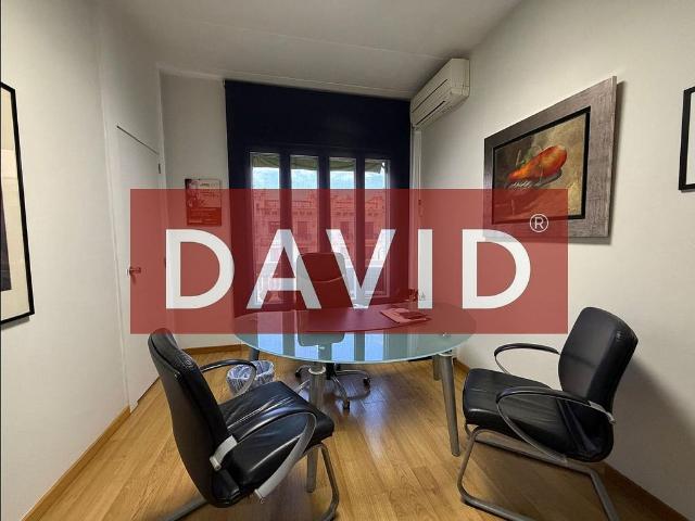 Oficina en alquiler en rambla La, Barcelona, de 100 m² por 1.753