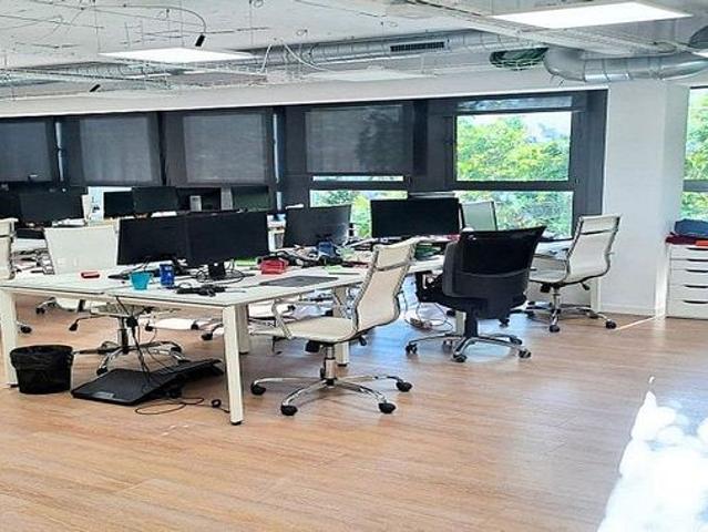 Oficina en alquiler en ronda De Sant Pere, Barcelona, de 250 m² por 5.000