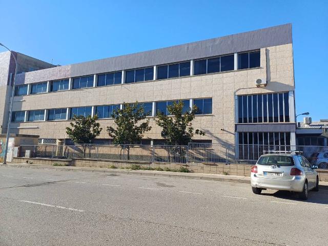 Oficina en Alquiler en Sud Zona Industrial