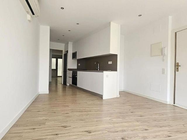 Oficina en alquiler en Sabadell, de 54 m² por 850