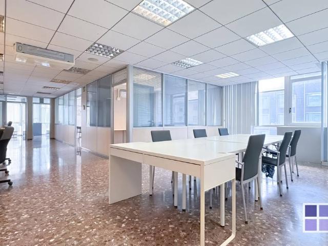 Oficina en Alquiler en Sant Pere, Sta. Caterina i la Ribera