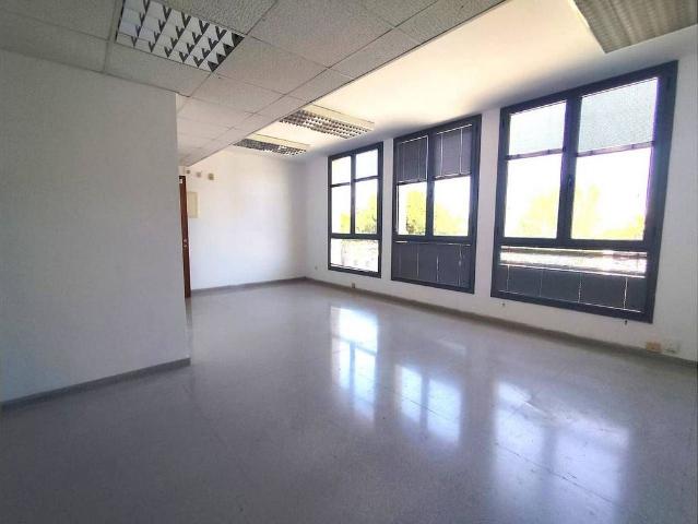 Oficina en alquiler en Terrassa, de 40 m² por 375
