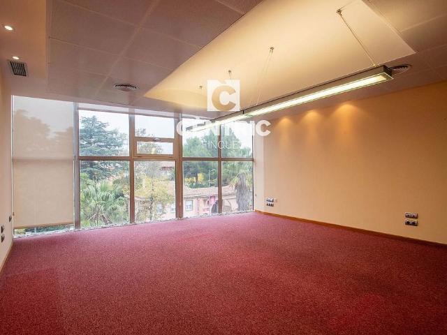 Oficina en alquiler en Terrassa, de 80 m² por 600