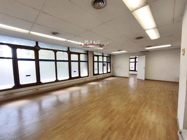 Oficina en alquiler en travesía De Dalt, Barcelona, de 118 m² por 1.400