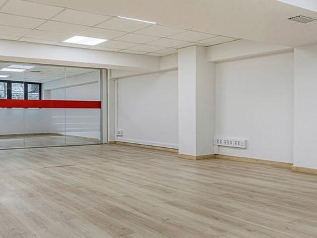 Oficina en alquiler en travesía De Les Corts, Barcelona, de 230 m² por 3.220