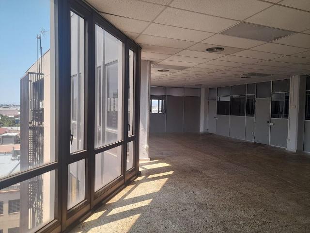 Oficina en alquiler en travesía Industrial, Hospitalet de Llobregat, L´, de 630 m² por 2.500