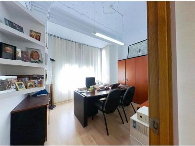 Oficina en Alquiler en Valencia de las Torres, Valencia