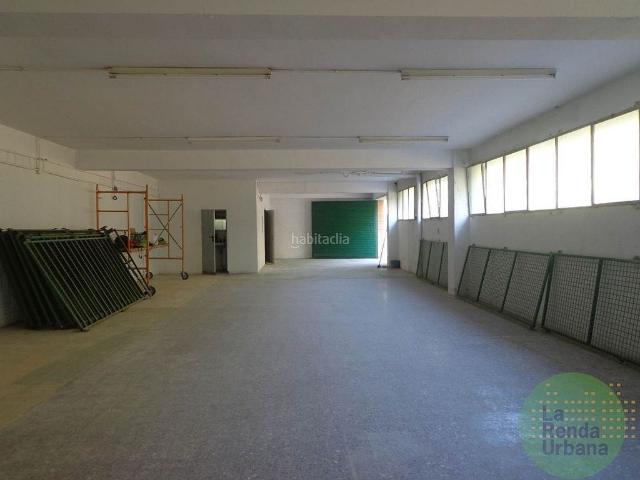 Oficina en alquiler en Vallbona d´Anoia, de 180 m² por 350