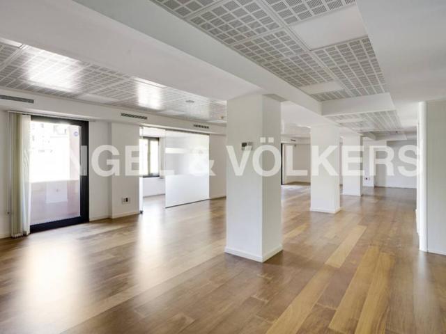 Oficina en Alquiler en Vila de Gràcia