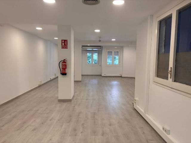 Oficina en Alquiler en Vila de Gràcia