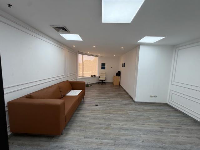 OFICINA EN ALQUILER TORRE XEROX 160 mts