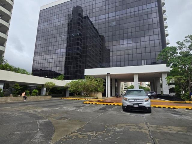 OFICINA EN ALQUILER 157 M2 URB CHUAO