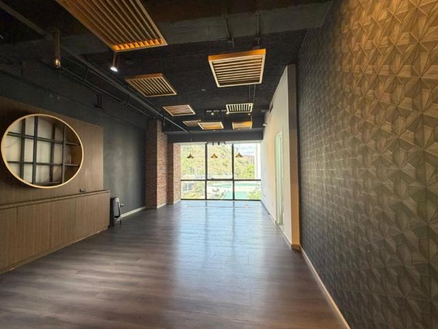 Oficina en alquiler 156m2 Las Mercedes