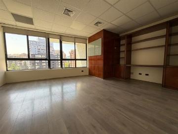 Oficina en Arriendo en Metro Tobalaba / Isidora Goyenechea