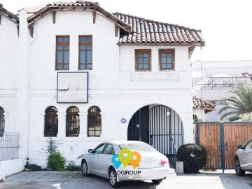 Oficina en Arriendo en Casa Comercial en Arriendo en Av. Francisco Bilbao a la calle