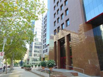 Oficina en arriendo en Las Condes | Espacios por CLF 142.43 en Región Metropolitana