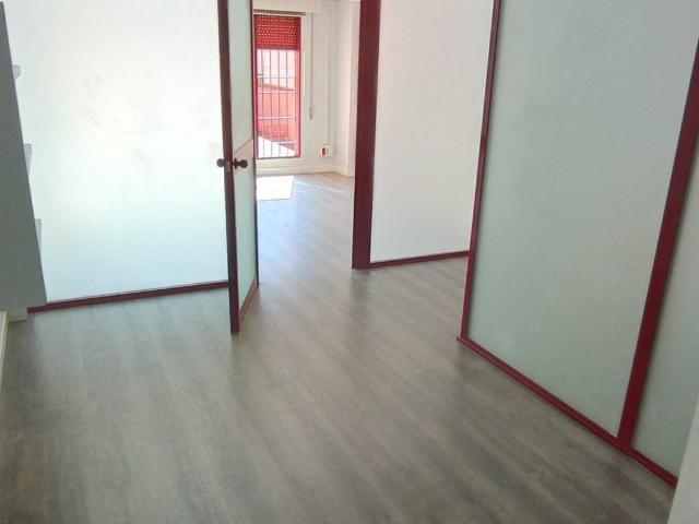 Oficina en pleno centro de Cánovas