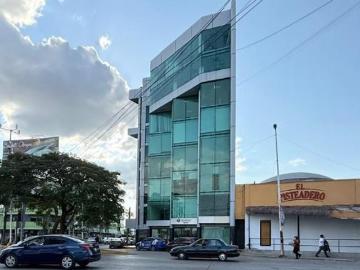 Oficina en renta en edificio comercial