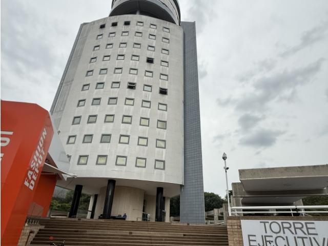 Oficina en torre ejecutiva