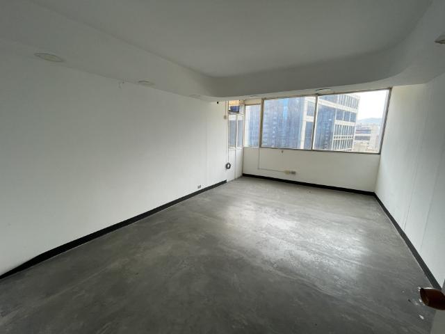 OFICINA EN VENTA O ALQUILER – TORRE RORAIMA