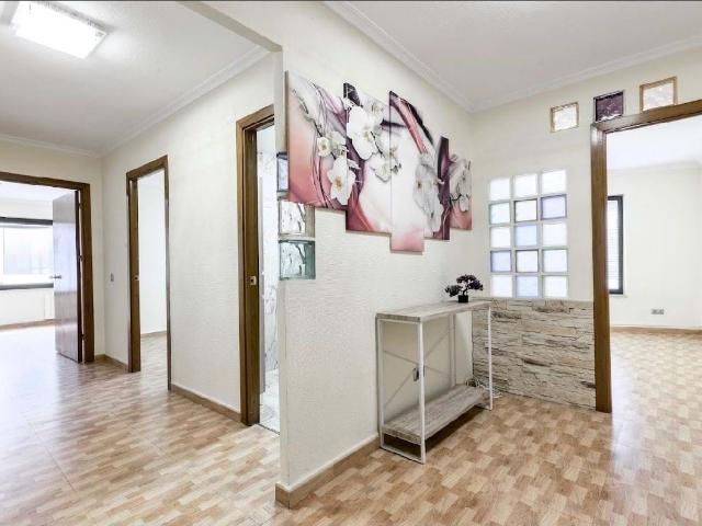 Oficina en Venta — Calle Alfonso Bazán, Marbella Centro