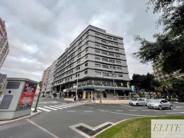 Oficina en venta con 57 m2, en Distrito Puerto Canteras Las Palmas G. Canaria Capital