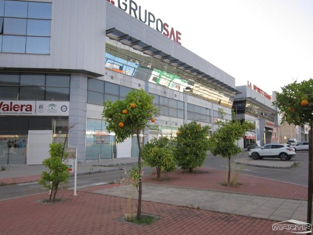 Oficina en venta con 95 m2, 1 dormitorios en Lucena