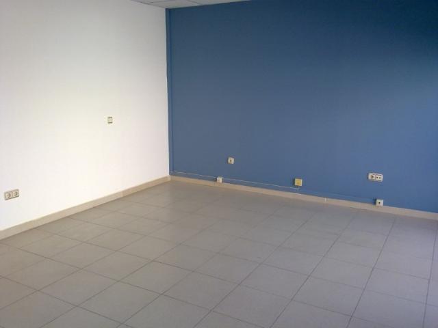 Oficina en venta con 100 m2, en Casco Urbano Vera, Vera Ciudad
