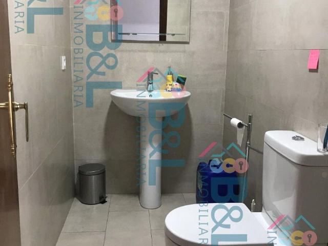 Oficina en venta con 136 m2, 2 dormitorios en Algeciras