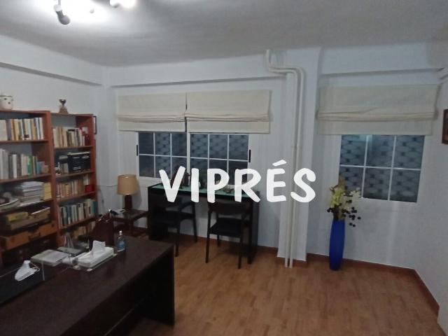 Oficina en venta con 30 m2, 1 dormitorios en Centro Cáceres