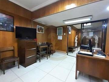 Oficina en venta de 210 M2. Paseo Bulnes Santiago