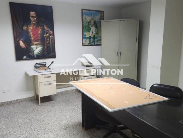 Oficina en Venta en Maracaibo Zulia 130 m2. 3 hab