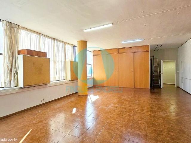 Oficina en venta en Mataró, de 108 m² por 130.000