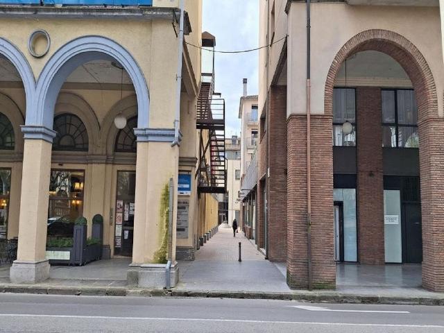Oficina en venta en Olot, de 44 m² por 40.600