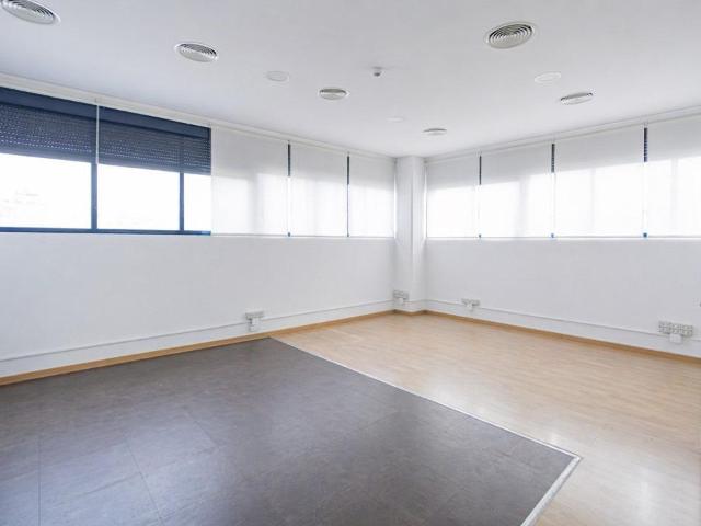 Oficina en venta en Avenida de la Albufera 323, Madrid