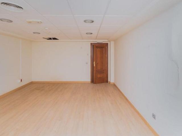 Oficina en venta en Almeria