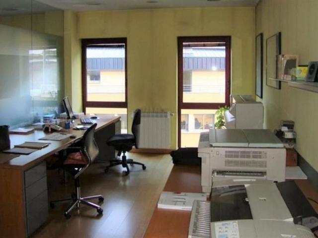 Oficina en venta en Andorra la Vella, de 165 m² por 421.000