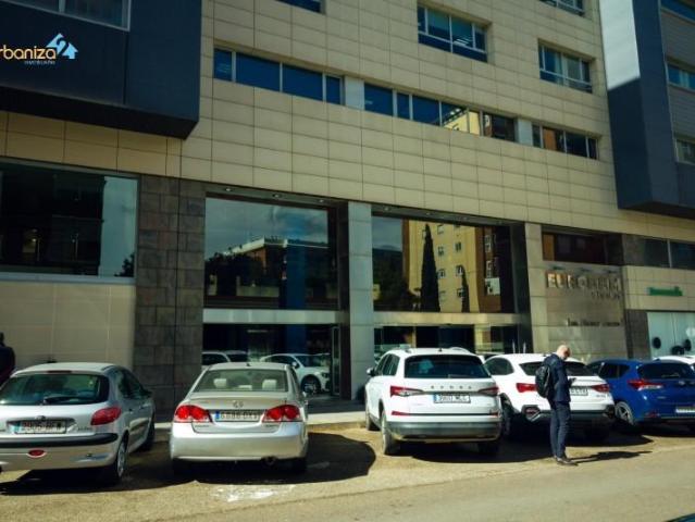 Oficina en venta en Badajoz, Valdepasillas