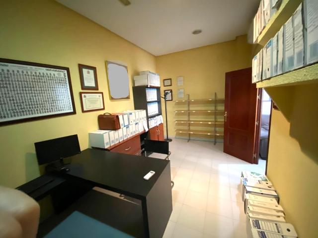 Oficina en venta en Barbate Cádiz