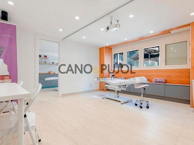 Oficina en venta en Barcelona, de 55 m² por 215.000