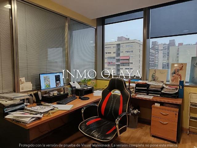 Oficina en venta en Barcelona, de 138 m² por 340.000