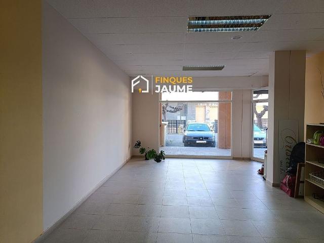 Oficina en venta en calle Manuel de Pedrolo, Almenar, de 135 m² por 79.900