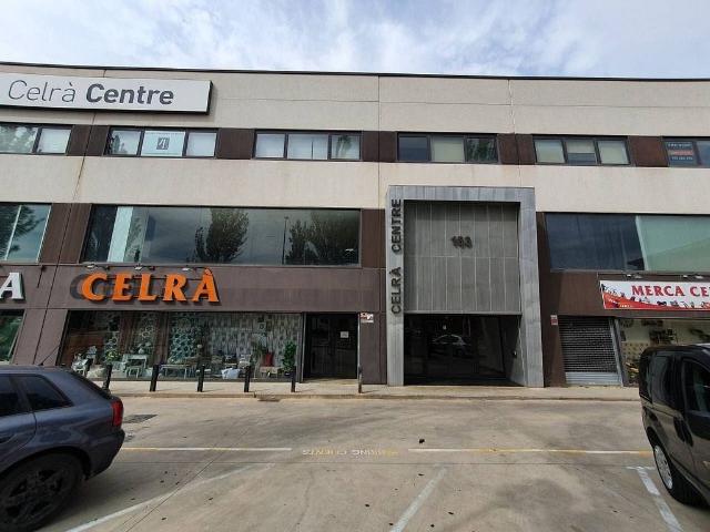 Oficina en venta en calle, Celrà, de 180 m² por 145.900