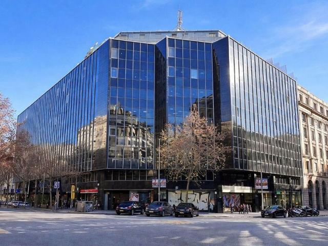 Oficina en venta en calle De Mallorca, Barcelona, de 186 m² por 576.000