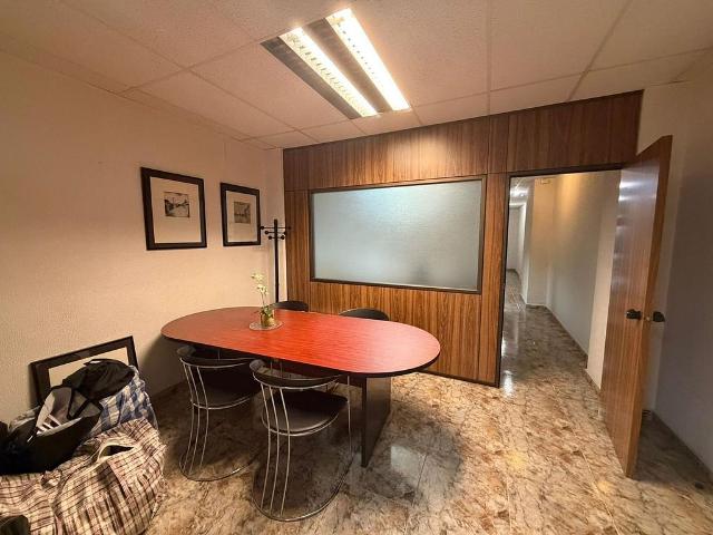 Oficina en venta en calle De Mejía Lequerica, Barcelona, de 120 m² por 260.000